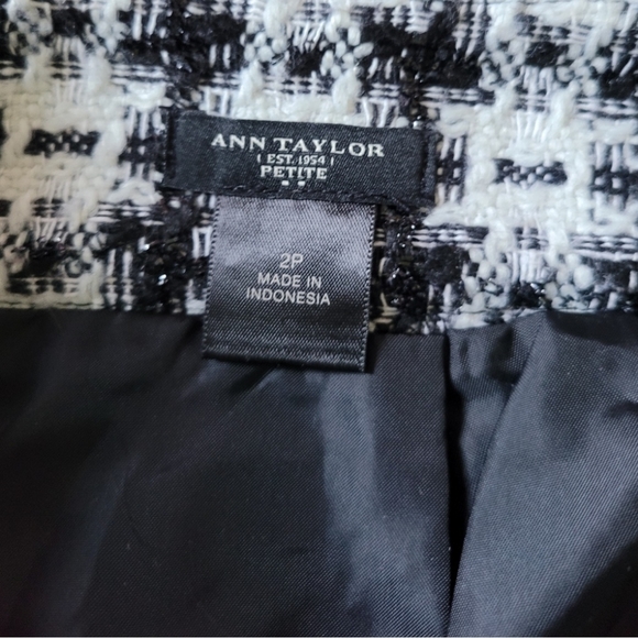Ann Taylor black and white tweed pencil skirt - Picture 2 of 2